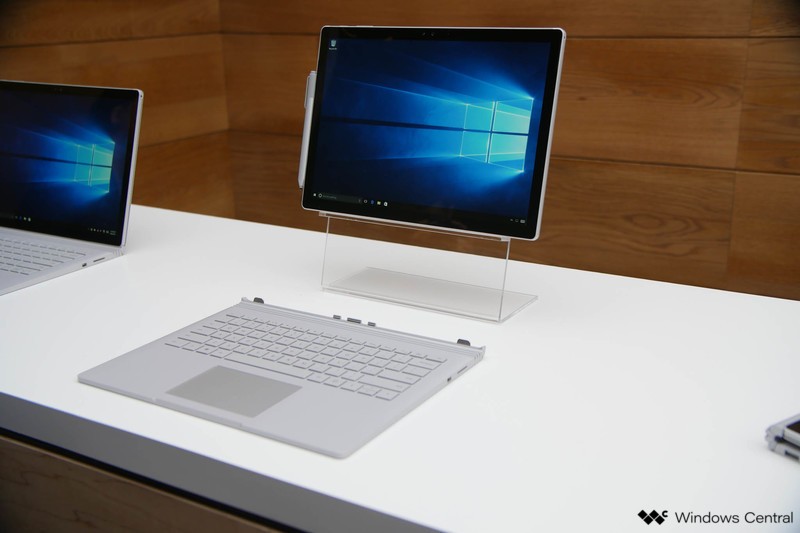 how does the os for a mac look compared to windows 10 on a pc?